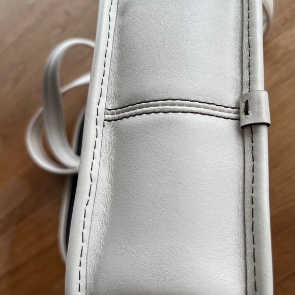 Coach Women's Saddle 18 Crossbody Bag White with Contrast Stitching A1780 57731 - Picture 7 of 7